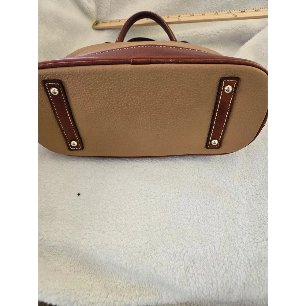 Dooney &‎ Bourke Pebbled Leather Dome Satchel Bag Tan Brown Two Tone Handbag